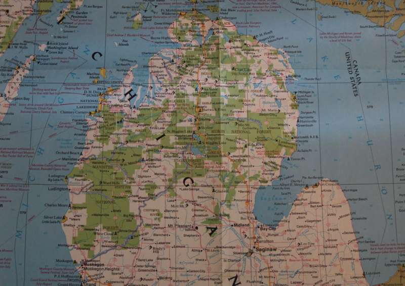National Geographic Folded Map of the Great Lakes Region of America, August 1973.