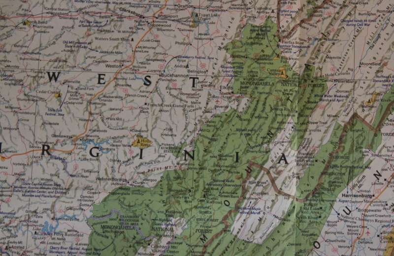 National Geographic Folded Map of the Mid-Atlantic States of America, October 1976