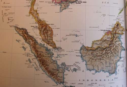 Readers Digest Atlas Of The World Rand McNally Maps 1987.