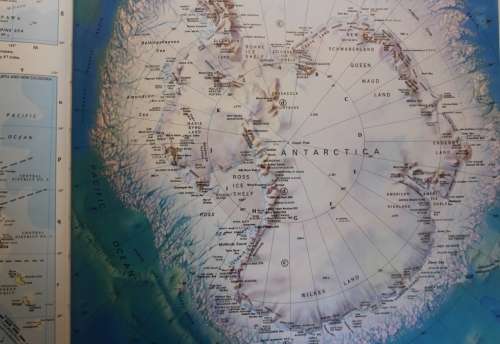 Readers Digest Atlas Of The World Rand McNally Maps 1987.