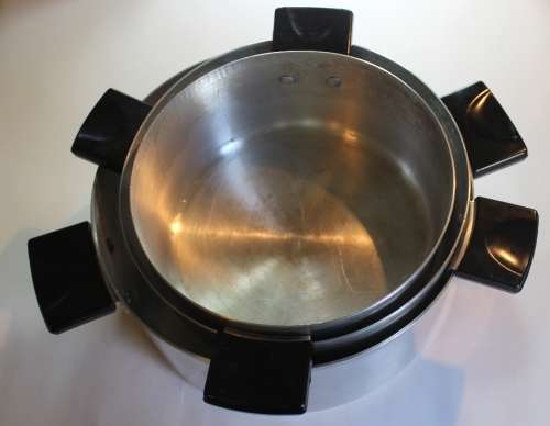 Set of 3 Hart Aluminium Camping Pots with Lids