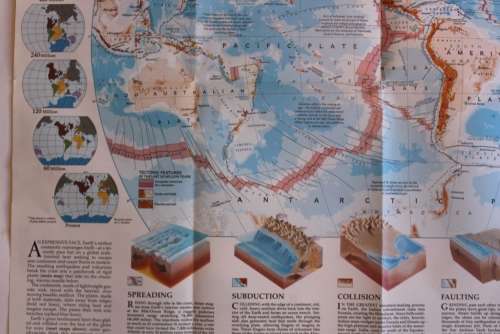 National Geographic Folded Map of The Shaping Of A Continent North America Aug 1985