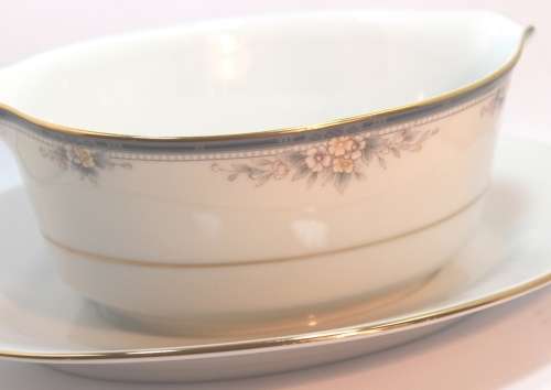Legendary by Noritake Gravy Bowl and Attached Underplate Willen 4044 Pattern