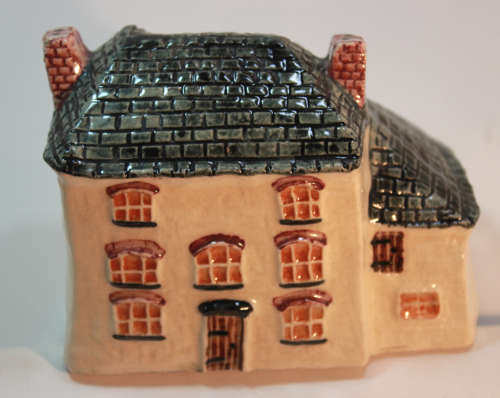 Heritage Houses Devonshire Farmhouse Ornament
