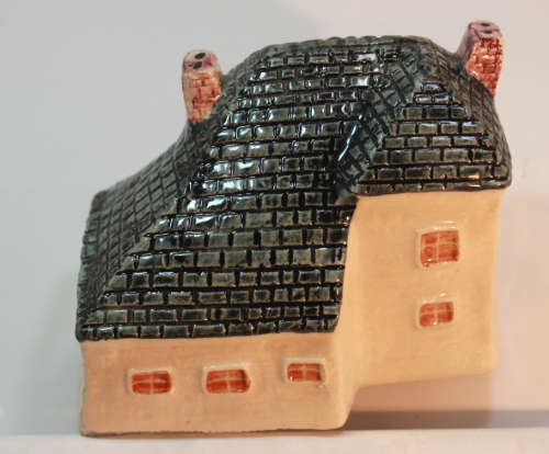 Heritage Houses Devonshire Farmhouse Ornament