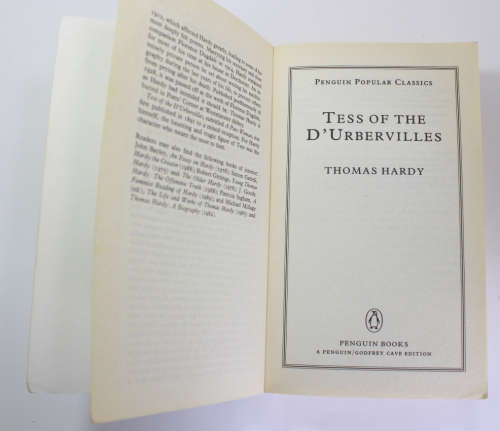 Tess Of The D`Urbervilles by Thomas Hardy penguin Classics Softcover Book