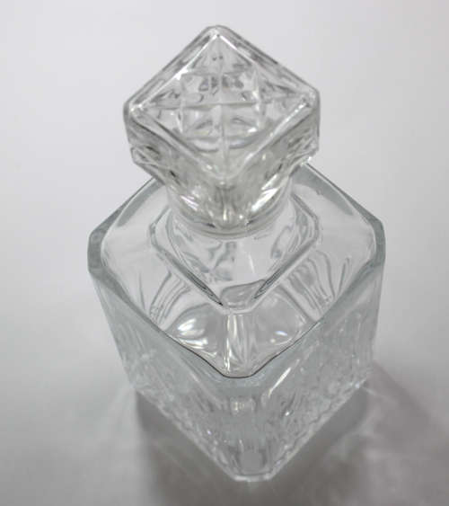 Classic Square Crystal Decanter Diamond Pattern with Nylon Stopper