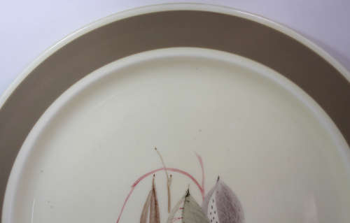 Susie Cooper Handpainted 3 Leaf Pattern Beige Border Dinner Plate