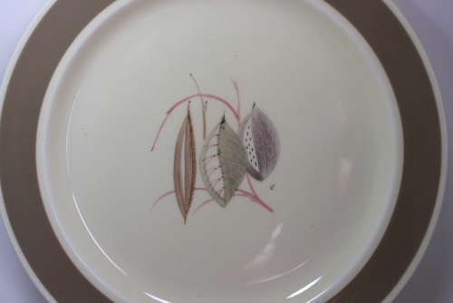 Susie Cooper Handpainted 3 Leaf Pattern Beige Border Dinner Plate