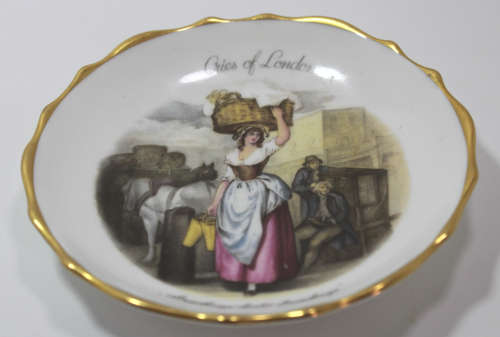 Cries Of London Strawberry`s Scarlet Strawberry`s Small Decorative Wall Plate, Tuscan Bone China.