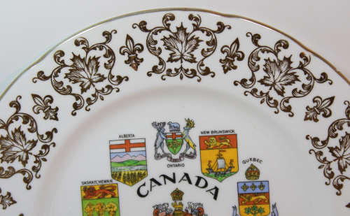 Canada Coats-Of-Arms and Emblems Decorative Wall  Plate by Paragon