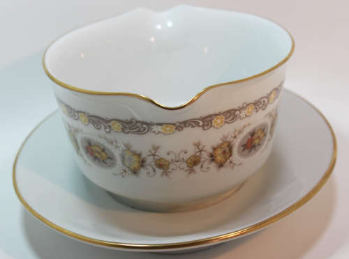 Noritake Selina Pattern 2252 Gravy Boat and Attached Underplate