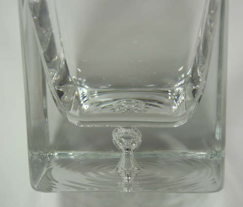 Oblong Styled Heavy Base Decanter with Flat Top Glass Stopper