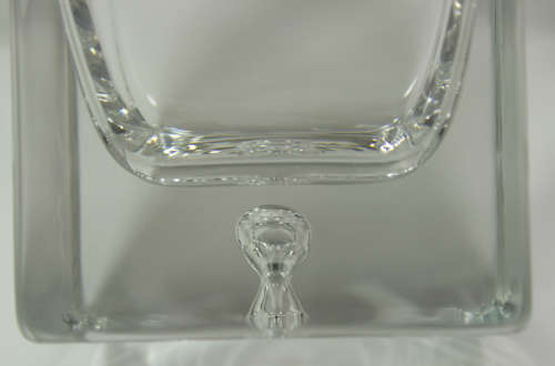 Oblong Styled Heavy Base Decanter with Flat Top Glass Stopper