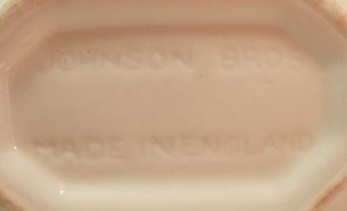 Octagonal Styled White Ironstone `Heritage White` Pattern Johnson Bros Gravy Boat