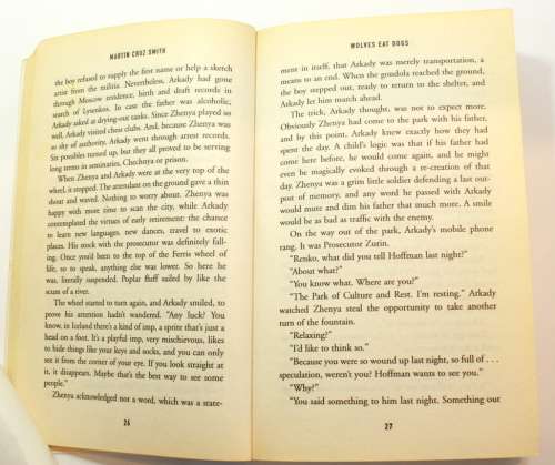 Wolves Eat Dogs by Martin Cruz Smith Softcover Book