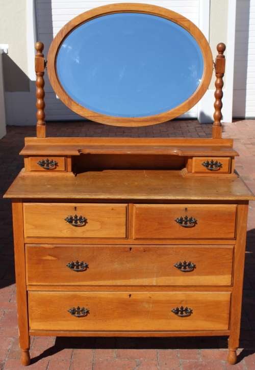 Vintage Oak Dresser with Oval Mirror and 4 Drawers