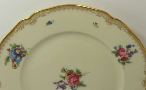 Four Vintage Hutschenreuther Selb Tea Plates, Cream with a Floral Pattern