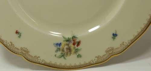 Four Vintage Hutschenreuther Selb Tea Plates, Cream with a Floral Pattern