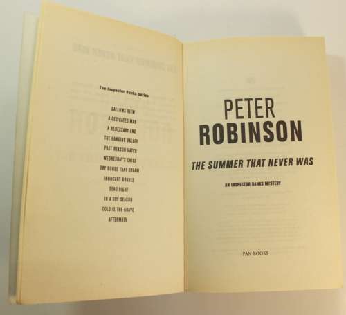 The Summer That Never Was by Peter Robinson Softcover Book