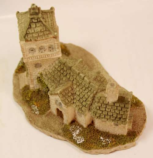 Vintage Miniature English Manor House by Russ Berrie & Co. # 6912 Ornament