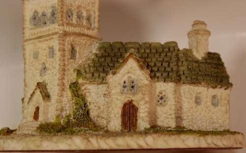 Vintage Miniature English Manor House by Russ Berrie & Co. # 6912 Ornament