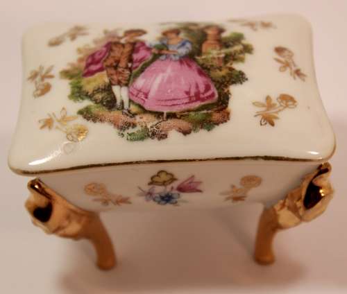 Vintage Gloria Hand Painted Footed Trinket Dish With Lid #2492