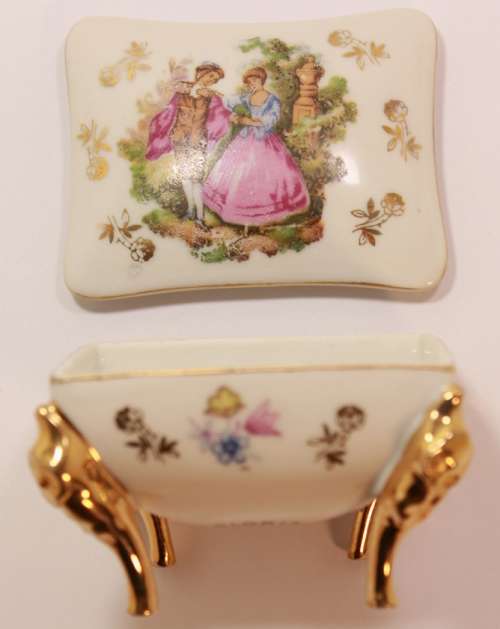 Vintage Gloria Hand Painted Footed Trinket Dish With Lid #2492