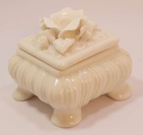 Porcelain Trinket Bowl with Rose Petal Lid Design