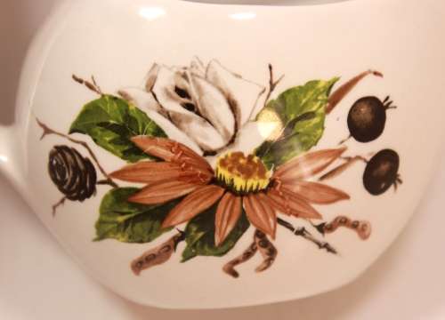 Midwinter Stylecraft Fashion Shape `Countryside` Gravy Boat and Saucer
