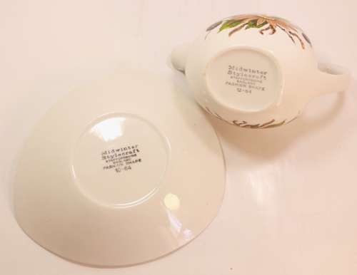 Midwinter Stylecraft Fashion Shape `Countryside` Gravy Boat and Saucer