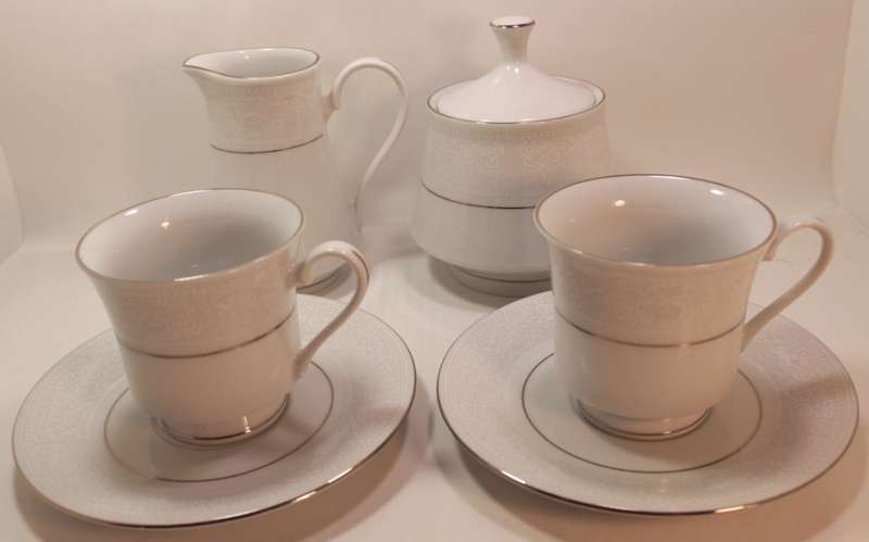 Vintage Crown Ming Fine China `Crochet` Pattern Sugar Bowl, Milk Jug and Pair of Tea Cups & Saucers