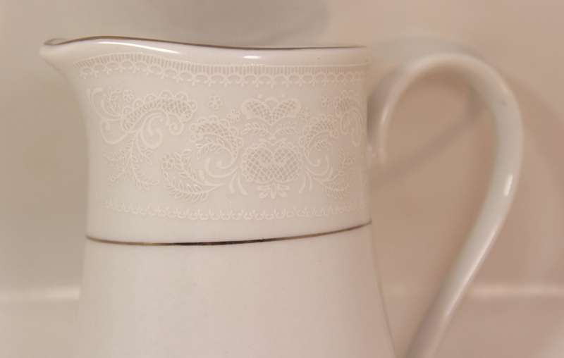 Vintage Crown Ming Fine China `Crochet` Pattern Sugar Bowl, Milk Jug and Pair of Tea Cups & Saucers
