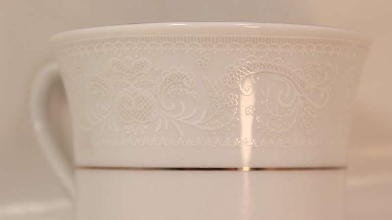 Vintage Crown Ming Fine China `Crochet` Pattern Sugar Bowl, Milk Jug and Pair of Tea Cups & Saucers