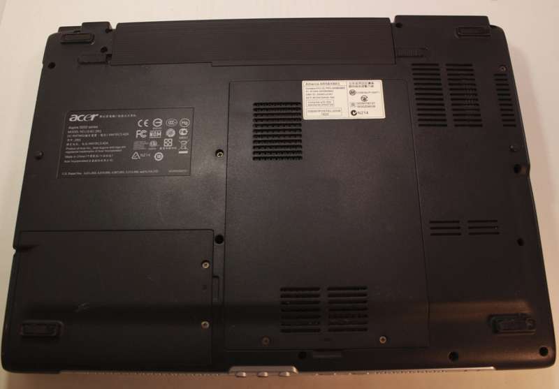 Acer Inspire 5050 14`/AMD Turion 2.2Ghz/4GB RAM/250GB Notebook W7 & Office