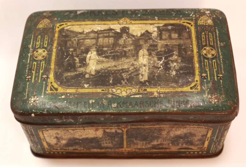 Antique BanketBakkerij Langestraat 63 Alkmaar, Alkmaarsche Jongens Biscuit Tin