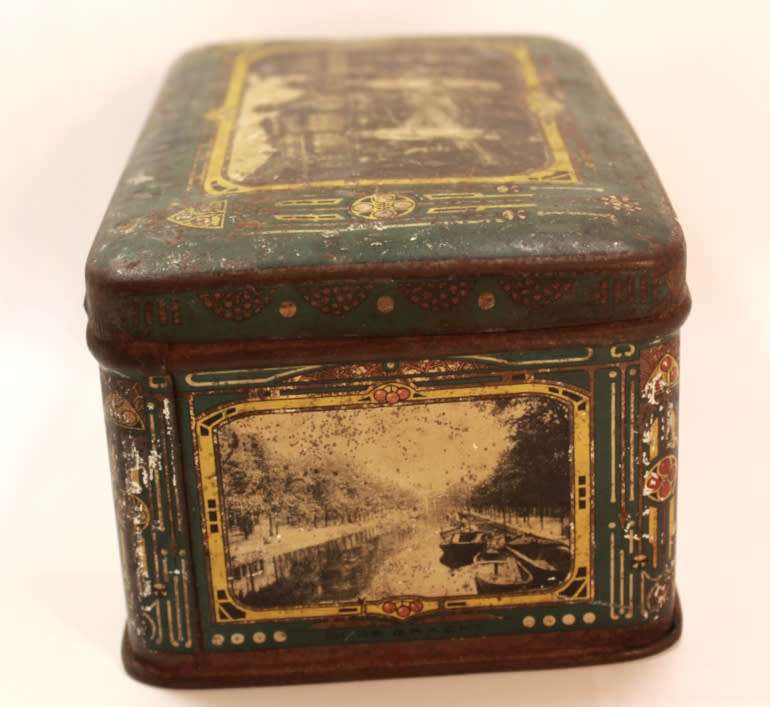 Antique BanketBakkerij Langestraat 63 Alkmaar, Alkmaarsche Jongens Biscuit Tin
