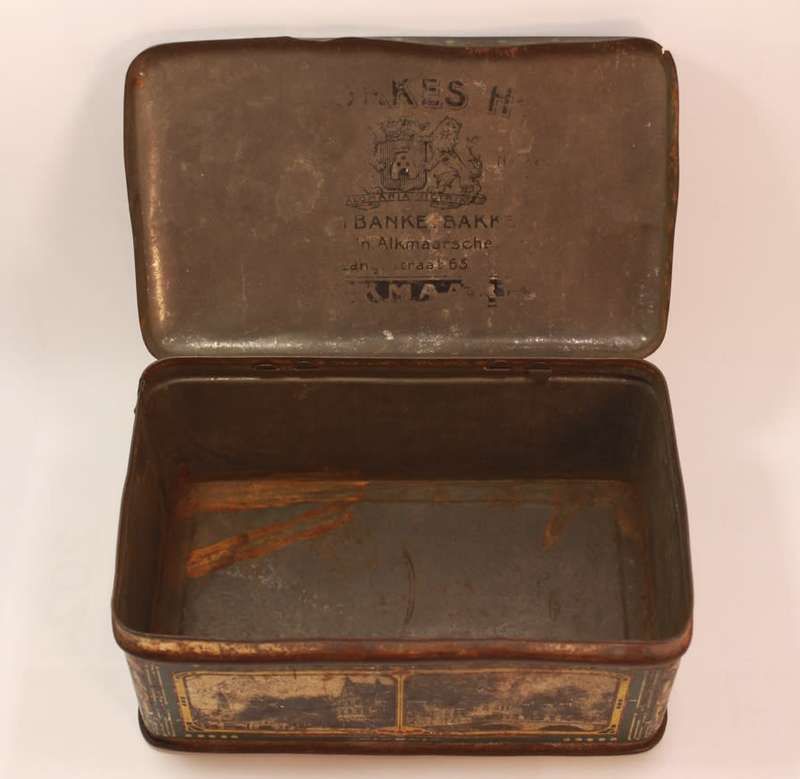 Antique BanketBakkerij Langestraat 63 Alkmaar, Alkmaarsche Jongens Biscuit Tin