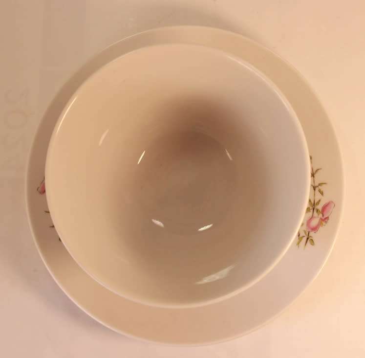 Hutschenreuther Noblesse Pattern 9209 Gravy Boat with Attached Underplate