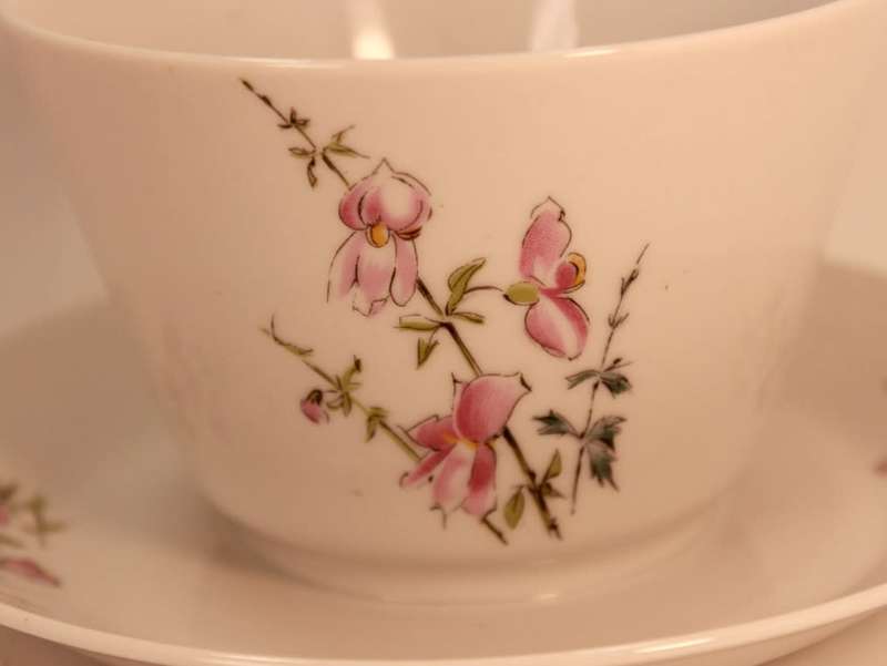 Hutschenreuther Noblesse Pattern 9209 Gravy Boat with Attached Underplate