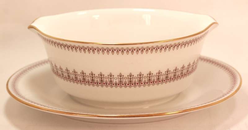 Noritake `Nina` 6667 Pattern Gravy Boat with Attached Underplate