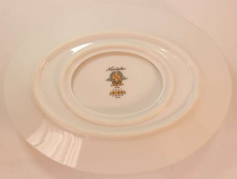 Noritake `Nina` 6667 Pattern Gravy Boat with Attached Underplate