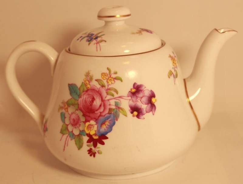 Spode Copeland`s Bone China Dresden Rose Y5741 Tea Service Set (2 Cup Teapot)