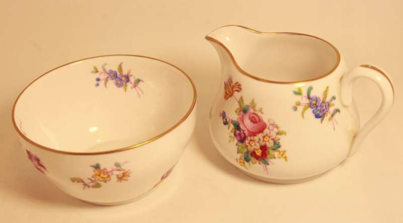 Spode Copeland`s Bone China Dresden Rose Y5741 Tea Service Set (2 Cup Teapot)