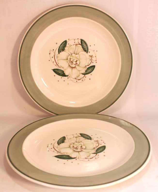 Pair Of Susie Cooper Gardenia E2405 Luncheon Plates 22.5cm