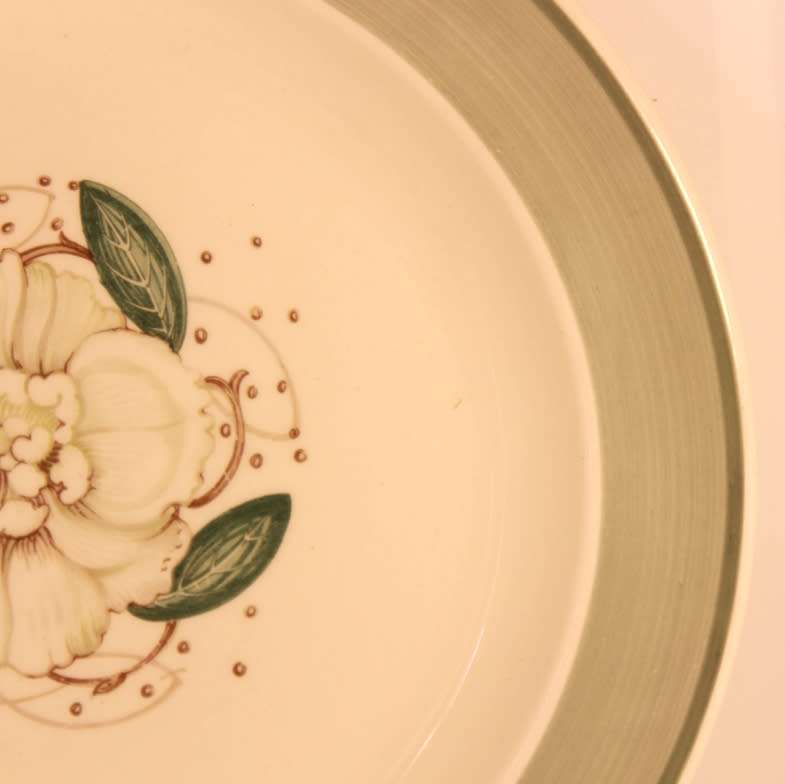 Pair Of Susie Cooper Gardenia E2405 Luncheon Plates 22.5cm