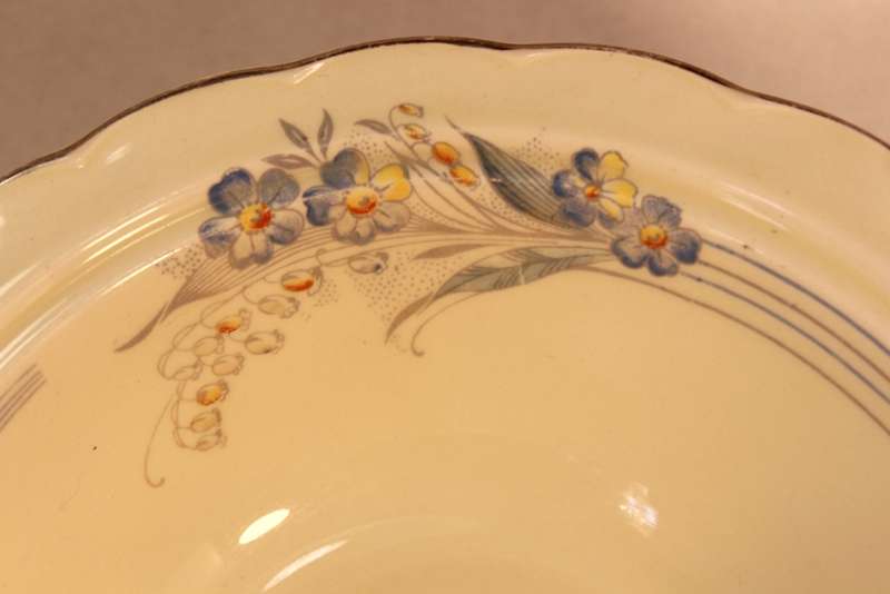 Vintage W H Grindley Cream Petal Lidded Tureen