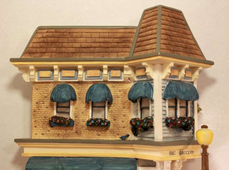 Brian Baker Collection "Under New Management" Building (0804) for Train Set or Christmas Decoration