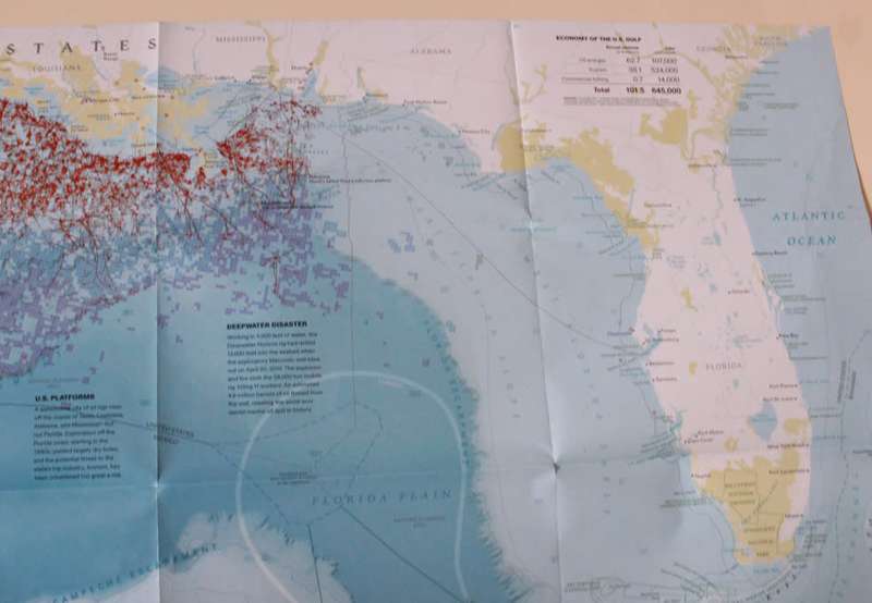 National Geographic Folded Map The Gulf Of Mexico A Geography Of Offshore Oil 2010