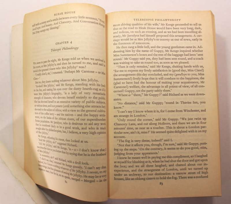 Bleak House by Charles Dickens Penguin Classics Softcover Book